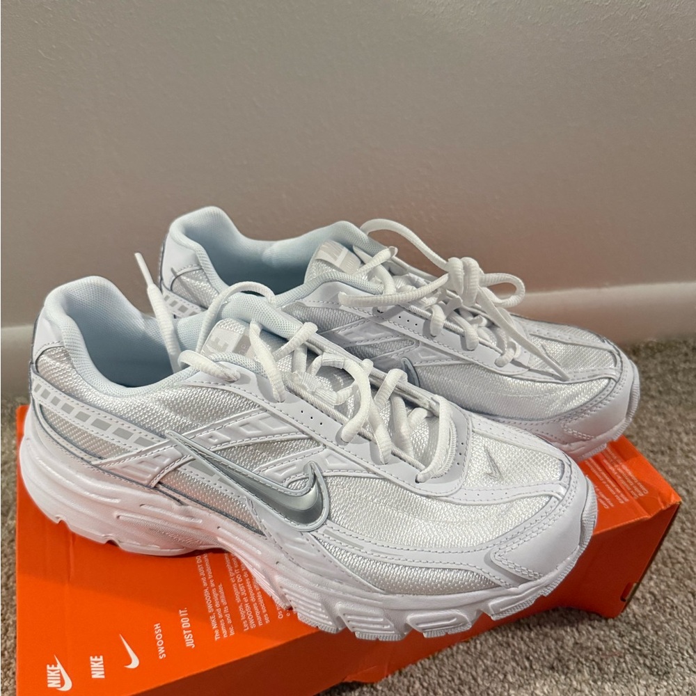 Nike Women’s Initiator White and Gray Running Shoes